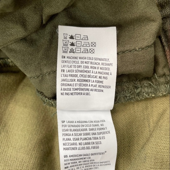 American Eagle Outfitters Camouflage Embroidered Jacket Size Small - Picture 15 of 15
